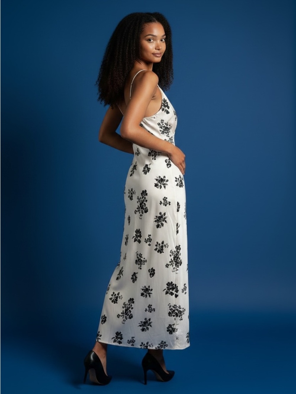 House of Harlow size Large black and white maxi dress. Reg$135 Now$79